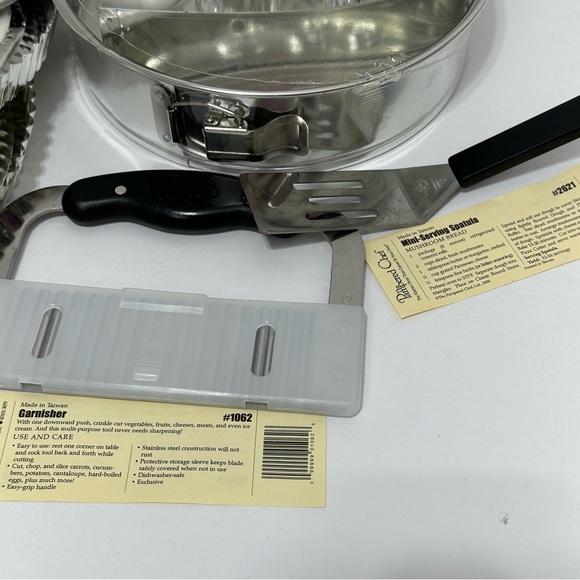 The Pampered Chef Lot Flan Pan Set Springform Pan Set Spatula Garnisher - Picture 9 of 10